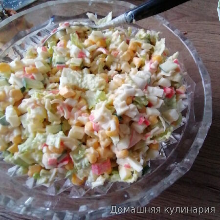 Крабовый салат с капустой – просто пальчики оближешь!